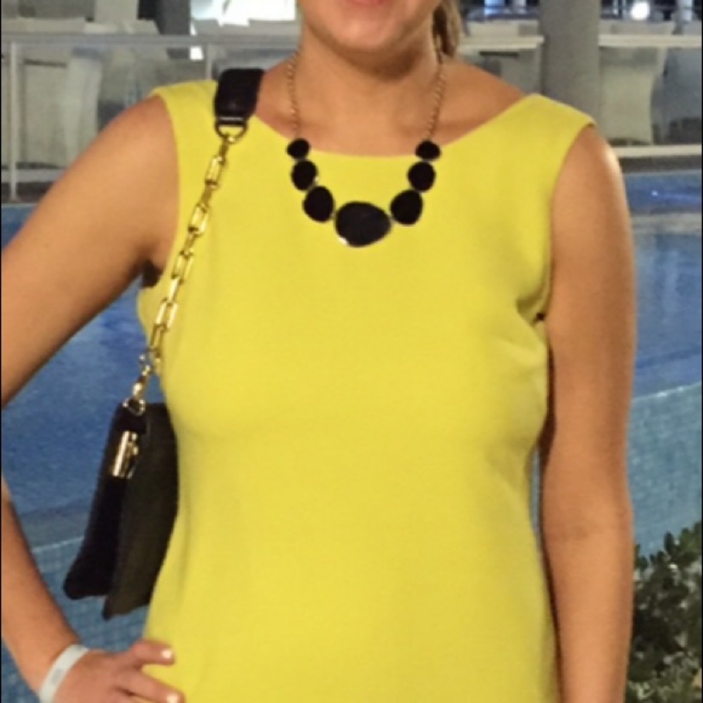 Black and gold statement necklace - Picture 3 of 3